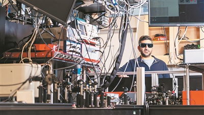 激光绘晶新技术 开启材料按需生长的智能时代